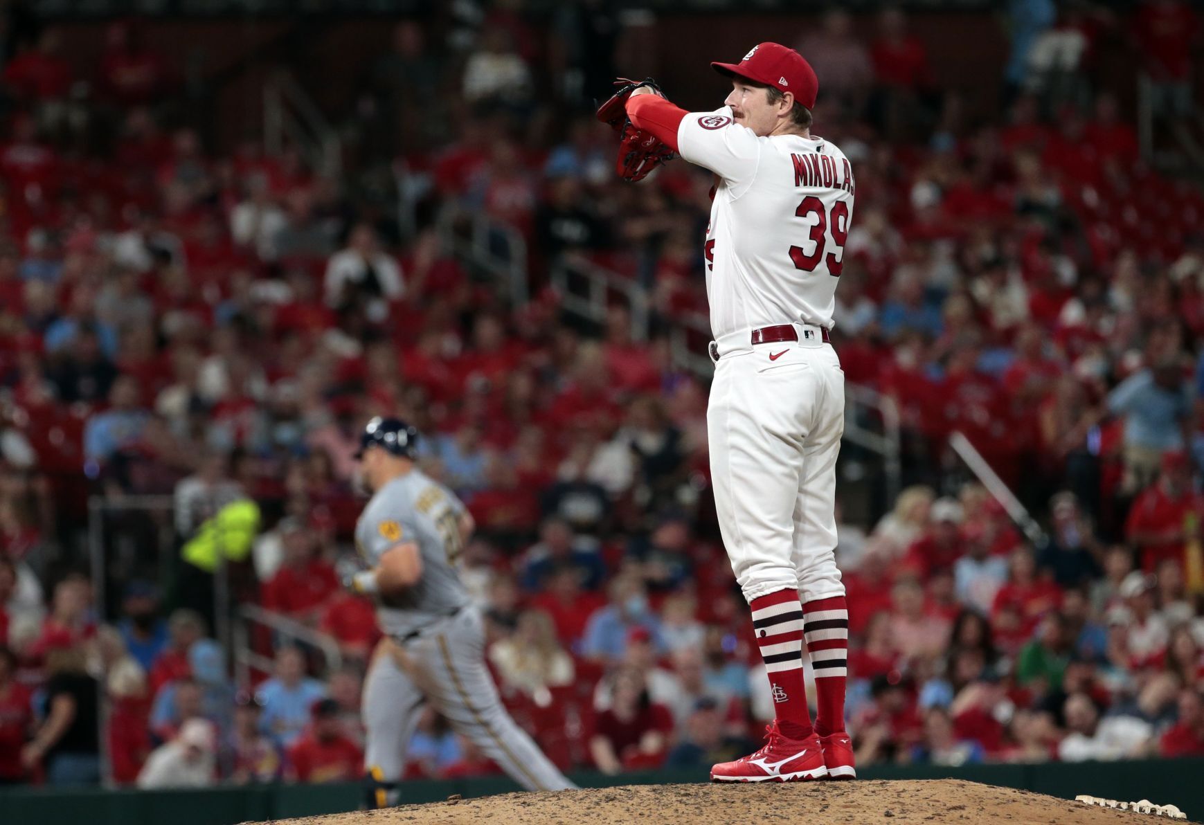 Cardinals, Brewers play second game of home stand